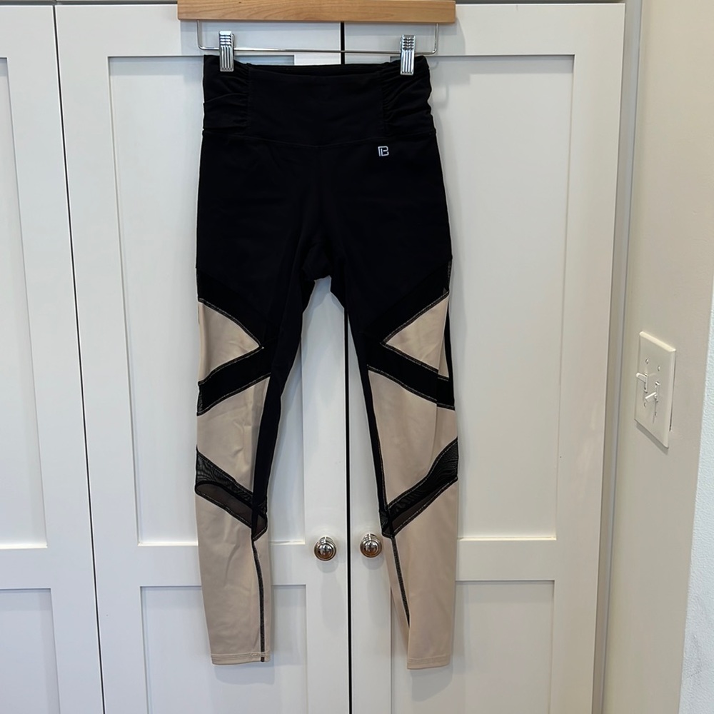 Body Language Black and Tan leggings
